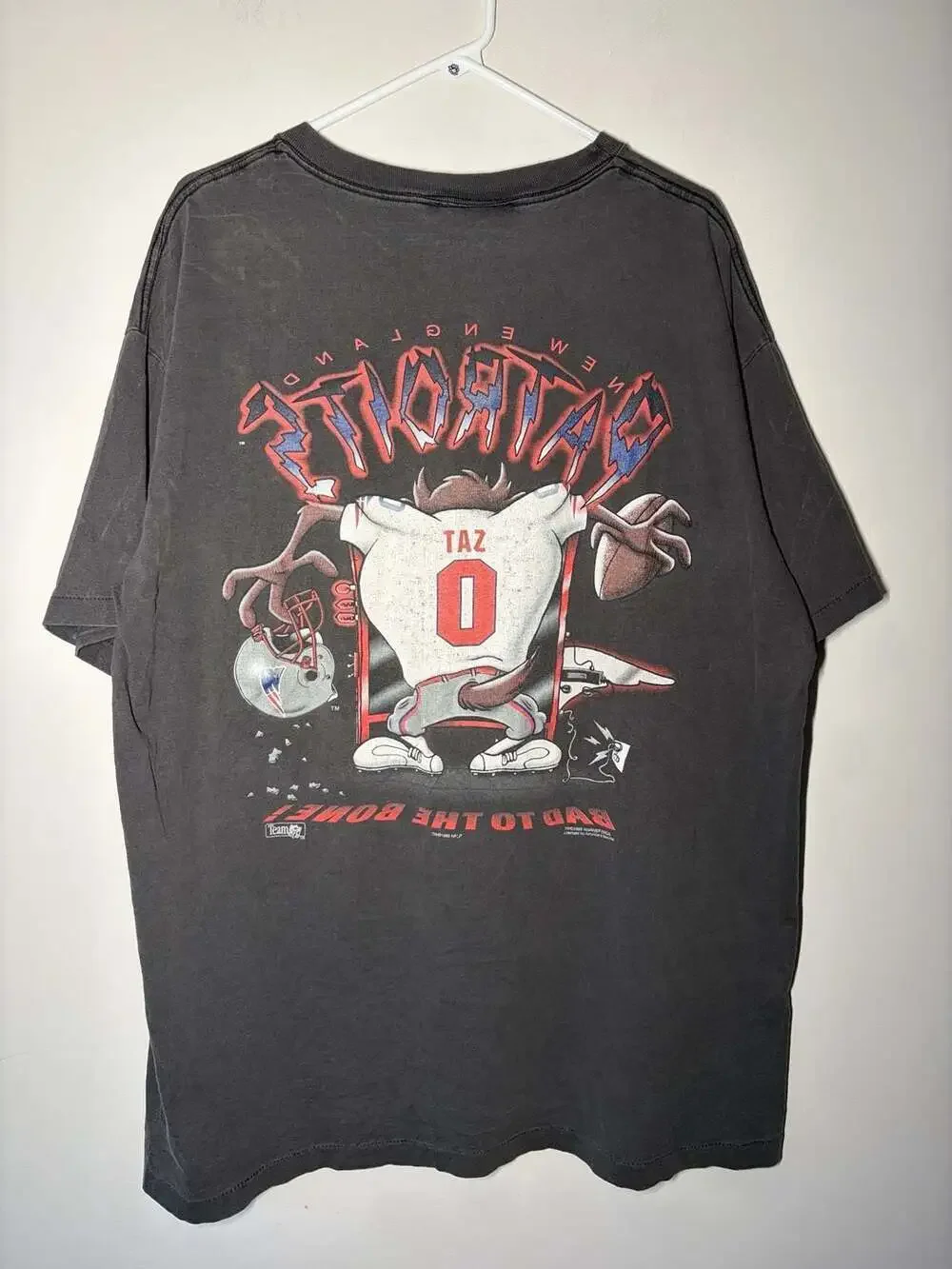 Vintage 1995 New England Patriots Taz 'Bad To The Bone' Double Sided T-Shirt - Picture 3 of 9